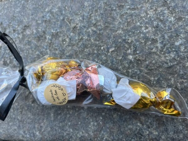 Luksus chokolade kugler i sølv hvid gul